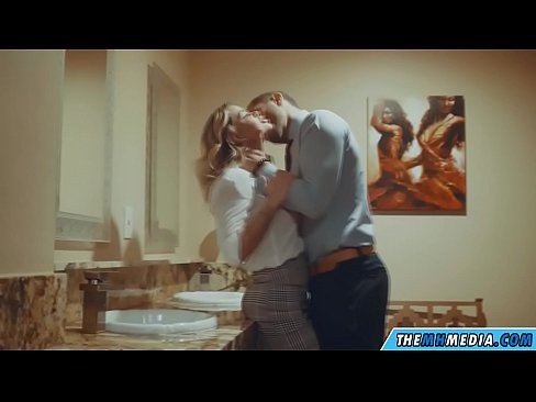 ❤️ Uma blonde obugaxayo ekuyenga endlini yangasese yomphakathi Ividiyo yocansi ku-zu.milfnut-net.ru ☑